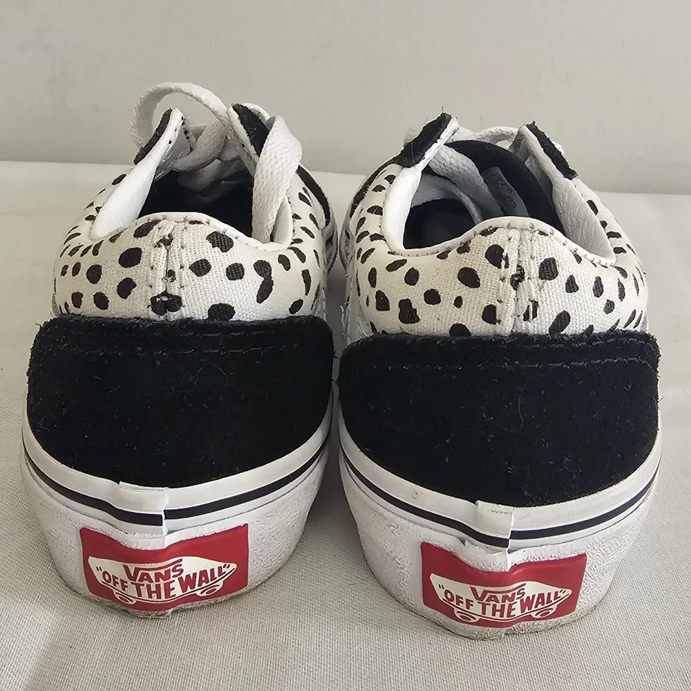 Kids Black and White Spot Low-Top Sneakers - Classic Style